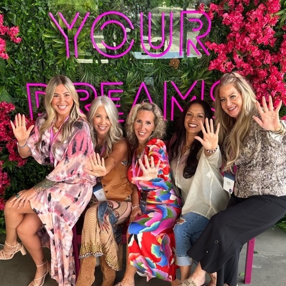 LIVE NOW🦋 - Picture 4 of 14